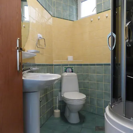 Apartamento Gorgeous In With Kitchen Mimice